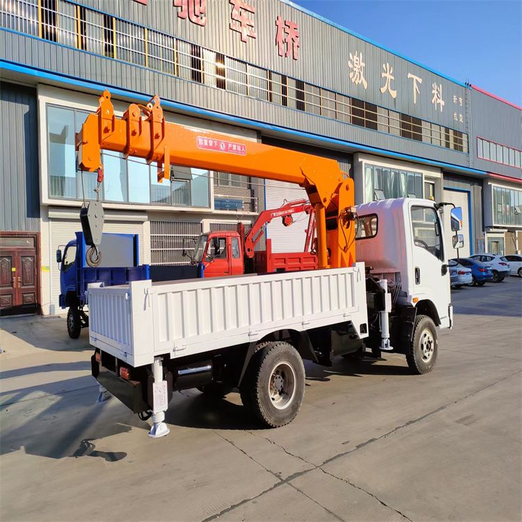 西工区三轮随车吊定制 农用改装机自备吊中瑞长期出售